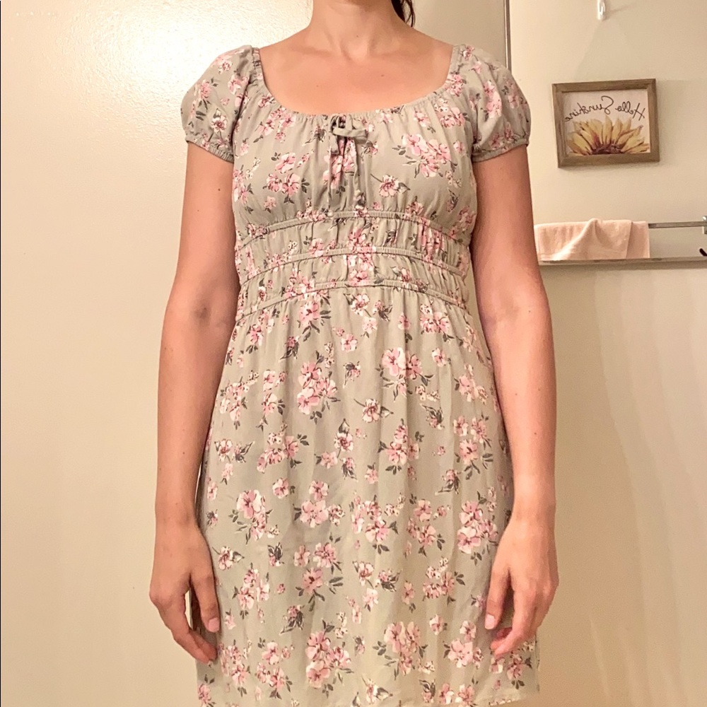 Capped shoulder minidress with floral print